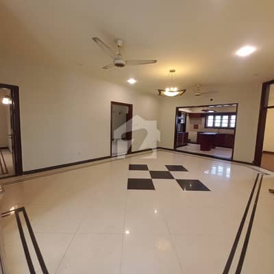 PREMIUM URBAN RESIDENCE: ARCHITECT-DESIGNED 6-BEDROOM SIGNATURE BUNGALOW WITH BASEMENT FOR RENT IN DHA PHASE 6, KARACHI