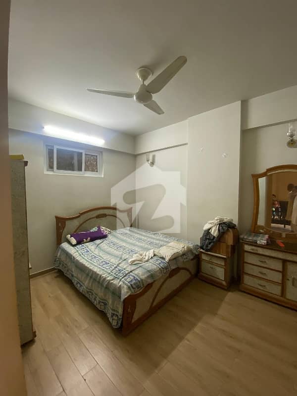 4-Bedroom Apartment in Latifabad Unit 6 — view 4