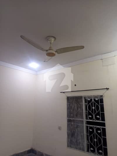 ڈیوس روڈ لاہور میں 6 کنال Studio عمارت 49.5 کروڑ میں برائے فروخت۔