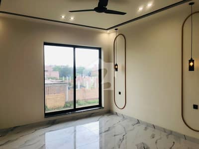 *(FOR SALE)* *Status:* 11 Marla Brand New House  *Location*: Sargodha Road Faisalabad