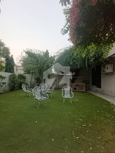 این ایف سی 1 لاہور میں 5 کمروں کا 1 کنال مکان 5.8 کروڑ میں برائے فروخت۔ این ایف سی 1 لاہور میں 5 کمروں کا 1 کنال مکان 5.8 کروڑ میں برائے فروخت۔