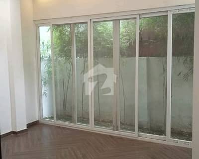 ای ۔ 11 اسلام آباد میں 5 کمروں کا 10 مرلہ مکان 8.5 کروڑ میں برائے فروخت۔