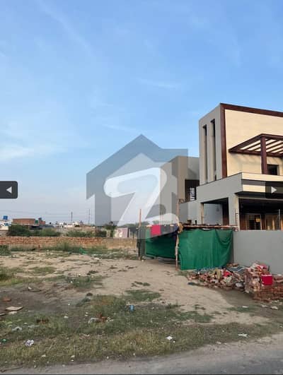 10 Marla Plot For Sale