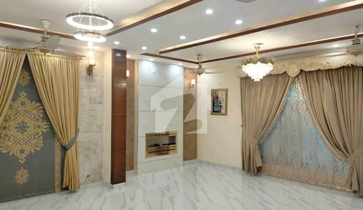 بحریہ ٹاؤن سیکٹر ای بحریہ ٹاؤن,لاہور میں 3 کمروں کا 5 مرلہ مکان 1.8 کروڑ میں برائے فروخت۔ بحریہ ٹاؤن سیکٹر ای بحریہ ٹاؤن,لاہور میں 3 کمروں کا 5 مرلہ مکان 1.8 کروڑ میں برائے فروخت۔
