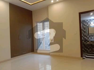 House Sized 10 Marla Is Available For Sale In Bahria Town - Sector C House Sized 10 Marla Is Available For Sale In Bahria Town - Sector C