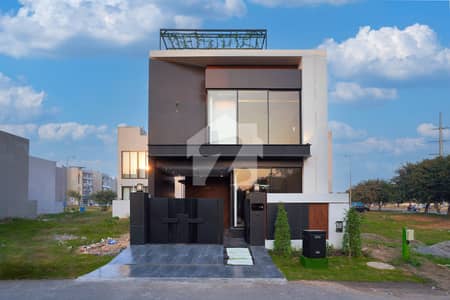 Luxury 5 Marla Designer Home With A Stunning Contemporary Look