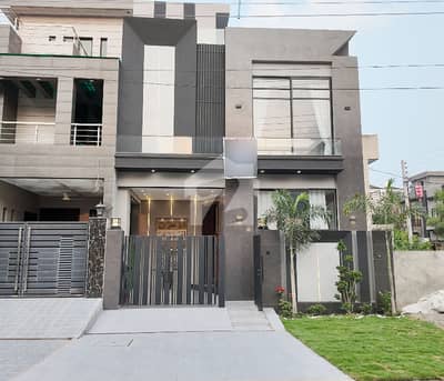 Buy A Prime Location 5 Marla House For sale In Formanites Housing Scheme - Block M