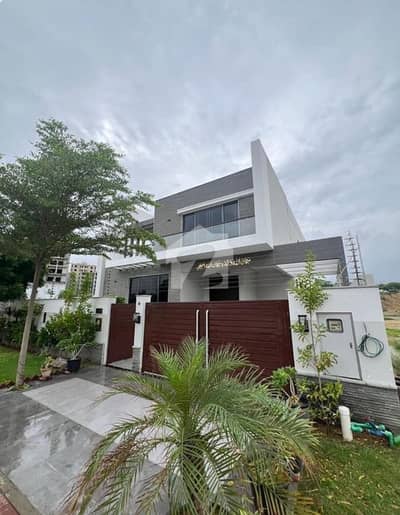 500 Sq. Yards Luxury Villa For Sale In Precinct 17 Bahria Town Karachi | 5 Bedrooms | Drawing Dining | Spacious Lounge | Front Lawn | Servant Quarter | Prime Location