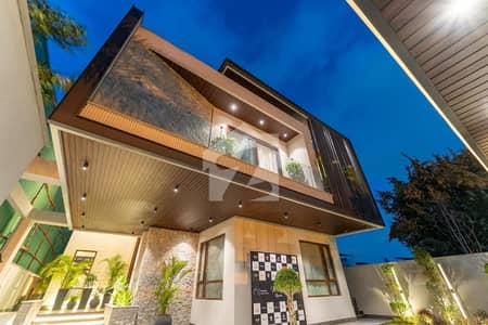 Premium Prime Location 689 Square Yards House Is Available For Sale In Karachi