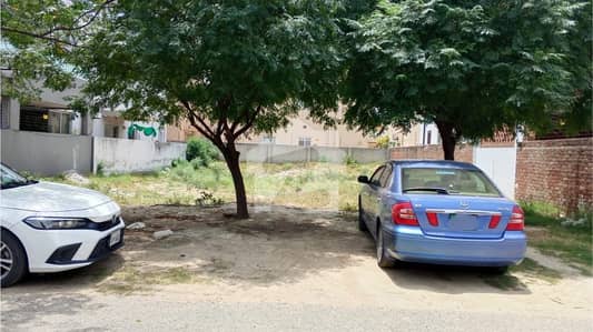 ڈی ایچ اے فیز 7 - بلاک ڈبلیو ڈی ایچ اے فیز 7,ڈی ایچ اے ڈیفینس,لاہور میں 1 کنال رہائشی پلاٹ 4.5 کروڑ میں برائے فروخت۔