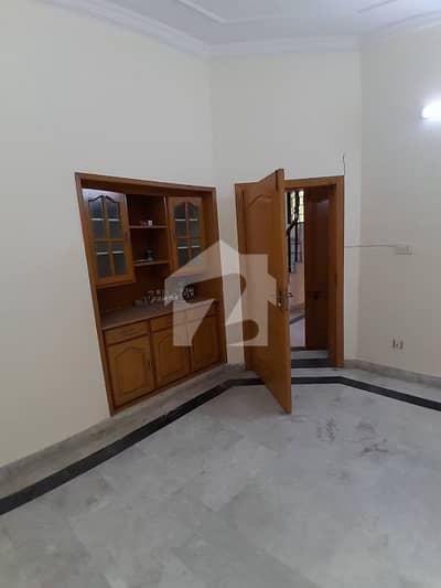 جی ۔ 11/2 جی ۔ 11,اسلام آباد میں 4 کمروں کا 4 مرلہ مکان 4.15 کروڑ میں برائے فروخت۔