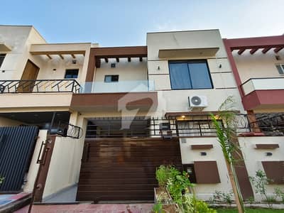 5 mrla slightly used owner built house for sale in Bahria town phase 8