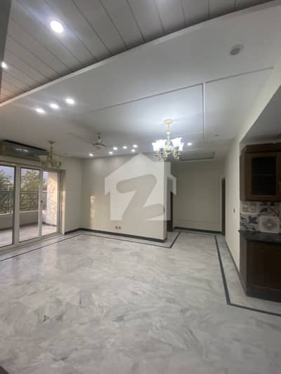 1 KANAL Upper Portion Is UP For RENT