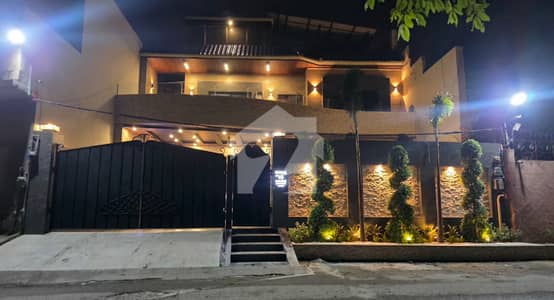 18 Marla House Is Available For Sale In Samanabad L:ahore