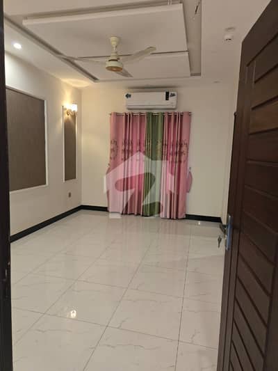 10 Marla House For Rent In Wapda Town Phase 1