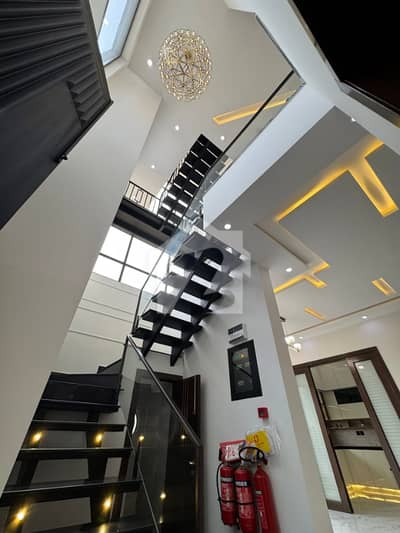 BRAND NEW 10 MARLA UPPER PORTION FOR RENT IN DHA PHASE 7