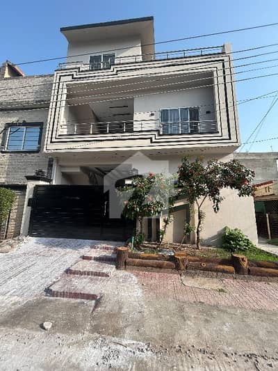 IIDEAL LOCATION 5 MARLA FULL DOUBLE STORY WITH MUMTY CIRNER CATEGARY HOUSE IN SNOOBER CITY SOCIETY
