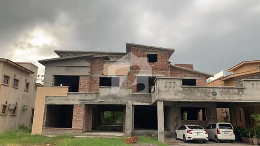 2 Kanal | Fully Golf-Facing Luxury Grey Structure Available for sale