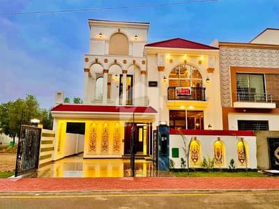 بحریہ ٹاؤن جاسمین بلاک بحریہ ٹاؤن سیکٹر سی,بحریہ ٹاؤن,لاہور میں 5 کمروں کا 10 مرلہ مکان 3.2 کروڑ میں برائے فروخت۔ بحریہ ٹاؤن جاسمین بلاک بحریہ ٹاؤن سیکٹر سی,بحریہ ٹاؤن,لاہور میں 5 کمروں کا 10 مرلہ مکان 3.2 کروڑ میں برائے فروخت۔