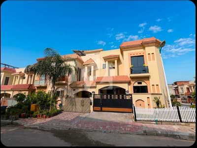 FOR SALE HOUSE BAHRIA TOWN PHESES-8 Overses-5