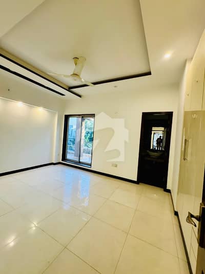 10marla house for rent in dha phase5 L block near park 4bed room tile floor