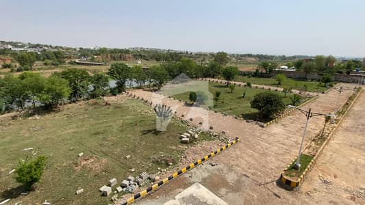 جاپان روڈ اسلام آباد میں 5 مرلہ کمرشل پلاٹ 70.0 لاکھ میں برائے فروخت۔