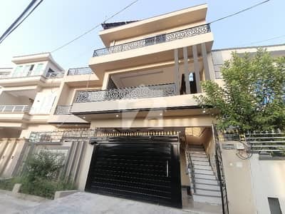 Prime Location 10 Marla House In Gulshan Abad Sector 3