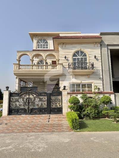 DHA Phase8 7 Marla Brand New House For Sale
