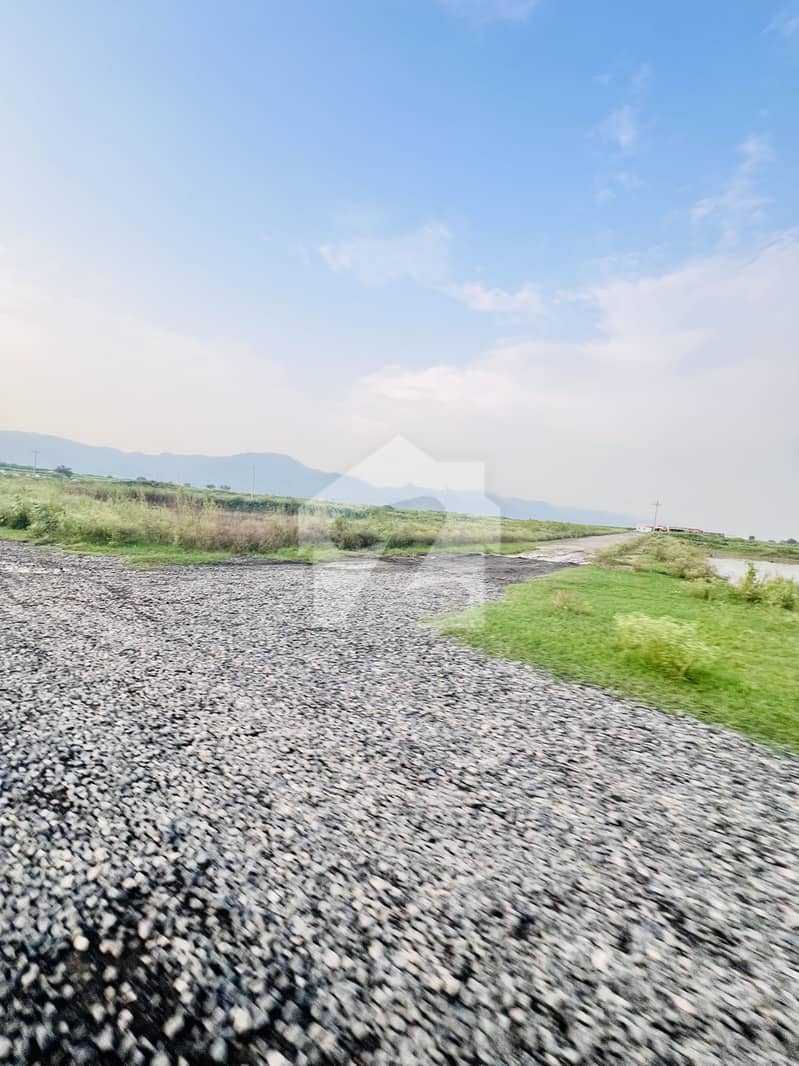 E12/1 Plot Size 25/40 E12/1 Plot Size 25/40