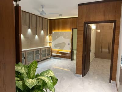 FOR SALE: RECENTLY RENOVATED 900 SQ FT 2-BED LUXURY APARTMENT (1ST FLOOR) BUKHARI COMMERCIAL, DHA PHASE 6, KARACHI