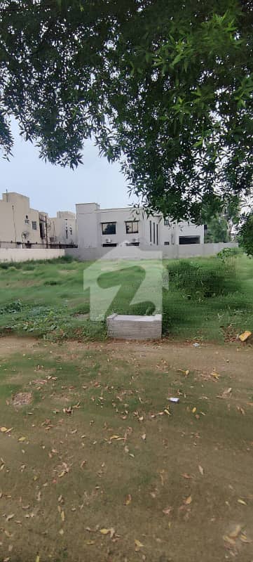 EXCLUSIVE 1 KANAL PAIR D BLOCK, DHA PHASE 6 - Near to Dolmen/Park EXCLUSIVE 1 KANAL PAIR D BLOCK, DHA PHASE 6 - Near to Dolmen/Park