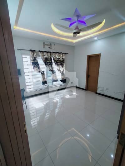 7 Marla New Condition Upper Portion With Gas