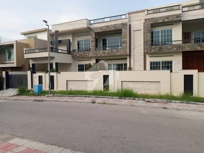 ڈی ایچ اے ڈیفینس فیز 2 ڈی ایچ اے ڈیفینس,اسلام آباد میں 10 کمروں کا 3 کنال مکان 12.0 لاکھ میں کرایہ پر دستیاب ہے۔