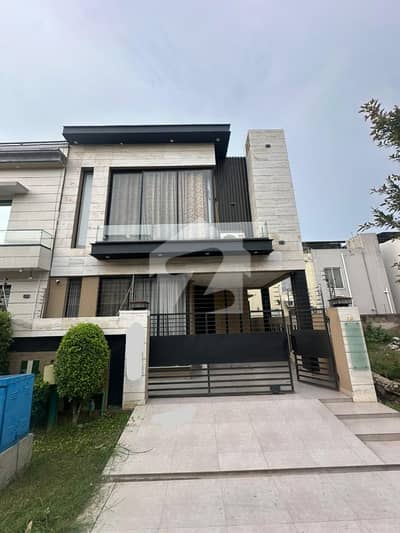 5 MARLA LIKE BRAND NEW SLIGHTLY USED HOUSE FOR SALE IN DHA 9 TOWN AT VERY HOT LOCATION