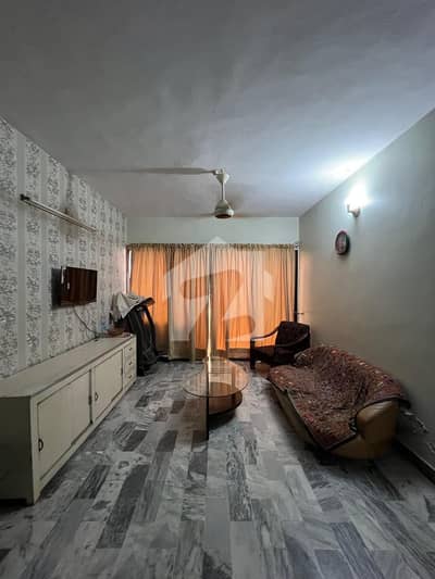 Flat For Sale 1500 SqFt 3 Bed DD Ground Floor Washing Area Balcony  Boundary Wall Project Parking Available Secure & Family Environment  Water, Electricity & Gas Available Demand: 2.75 Cr Gulistan-e-Jauhar Block 15