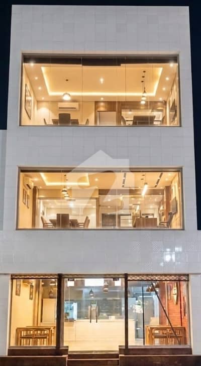 پی آئی اے مین بلیوارڈ لاہور میں 10 مرلہ Studio عمارت 6.5 لاکھ میں کرایہ پر دستیاب ہے۔