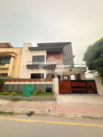 10 Marla Ultra Modren Designer House For Sale