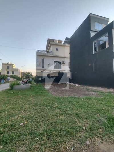 Affordable On Excellent Location Residential Plot Available For Sale In Park View City