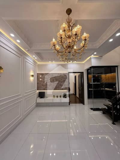 10 Marla Desginer House For Sale In J Block Of Gulberg Residencia