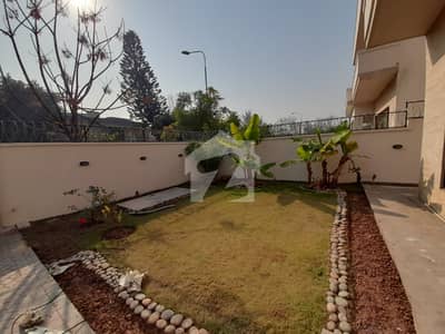 ایف ۔ 7 اسلام آباد میں 6 کمروں کا 1 کنال مکان 12.5 لاکھ میں کرایہ پر دستیاب ہے۔
