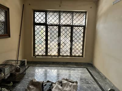 4 marla neat and clean lower portion in johar Town near EMPORIUM MALL Prime Location