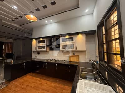 Spacious Bungalow 400 Yard Available For Sale 4 Years Old Block 3 Gulistan e Jahur