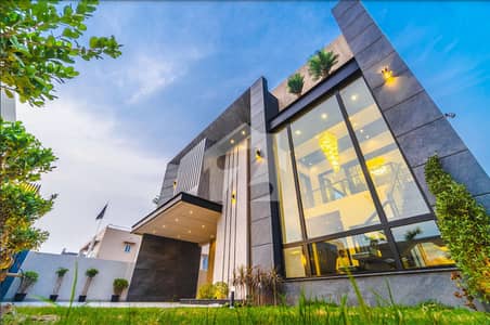 1 KANAL MODERN DESIGN TOP LOCATION BUNGALOW IN DHA PHASE 6