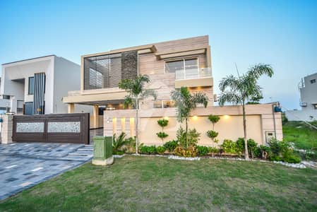 1 KANAL MODERN DESIGN BUNGALOW NEAR TO PARK
