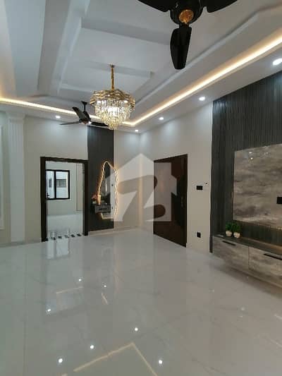 10 Marla House Available For Sale in Prime Location
