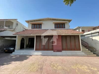OLD BUNGLOW FOR SALE PRIME LOCATION  DHA PHASE 5