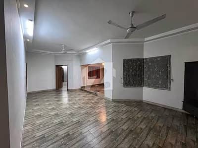 PREMIUM 1 KANAL UPPER PORTION FOR RENT Exclusive Family Residence | Prime F-11 Location