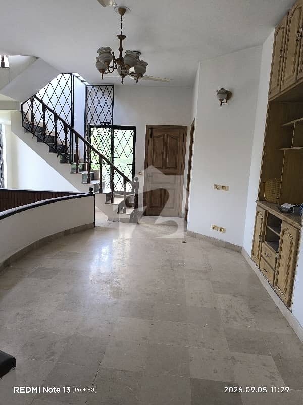 6 bedrooms & 6 bathrooms Full house available for rent inG10 6 bedrooms & 6 bathrooms Full house available for rent inG10