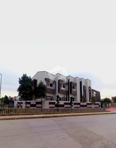 10 Marla Residential Plot For Sale On B Block Boulevard Prime Location