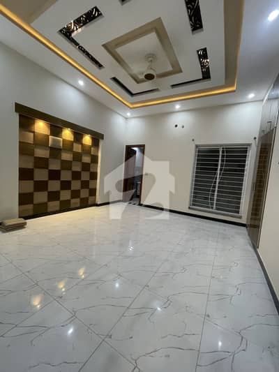 A BEAUTIFUL 10 MARLA HOUSE FOR SALE